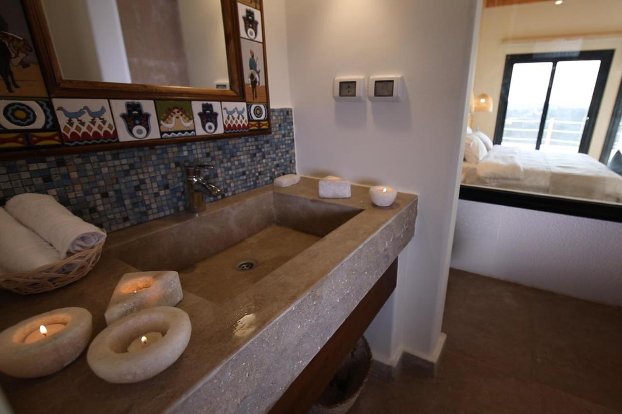 Benben By Dhara Hotels - Adults Only Aswan Bagian luar foto Bathroom at the Hotel