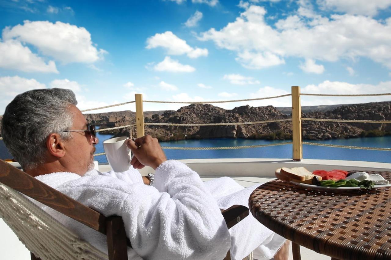 Benben By Dhara Hotels - Adults Only Aswan Bagian luar foto A guest at the Dead Sea Spa Magdiel
