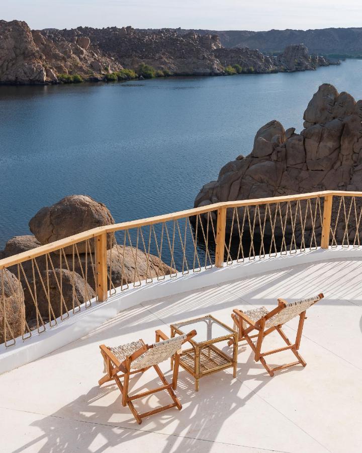 Benben By Dhara Hotels - Adults Only Aswan Bagian luar foto A balcony with a view of the sea